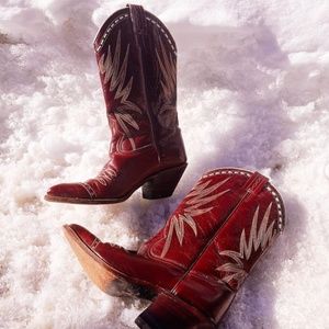 VINTAGE (MADE IN SPAIN) TONY MORA BURGUNDY WESTERN COWBOY BOOTS (Size 37)